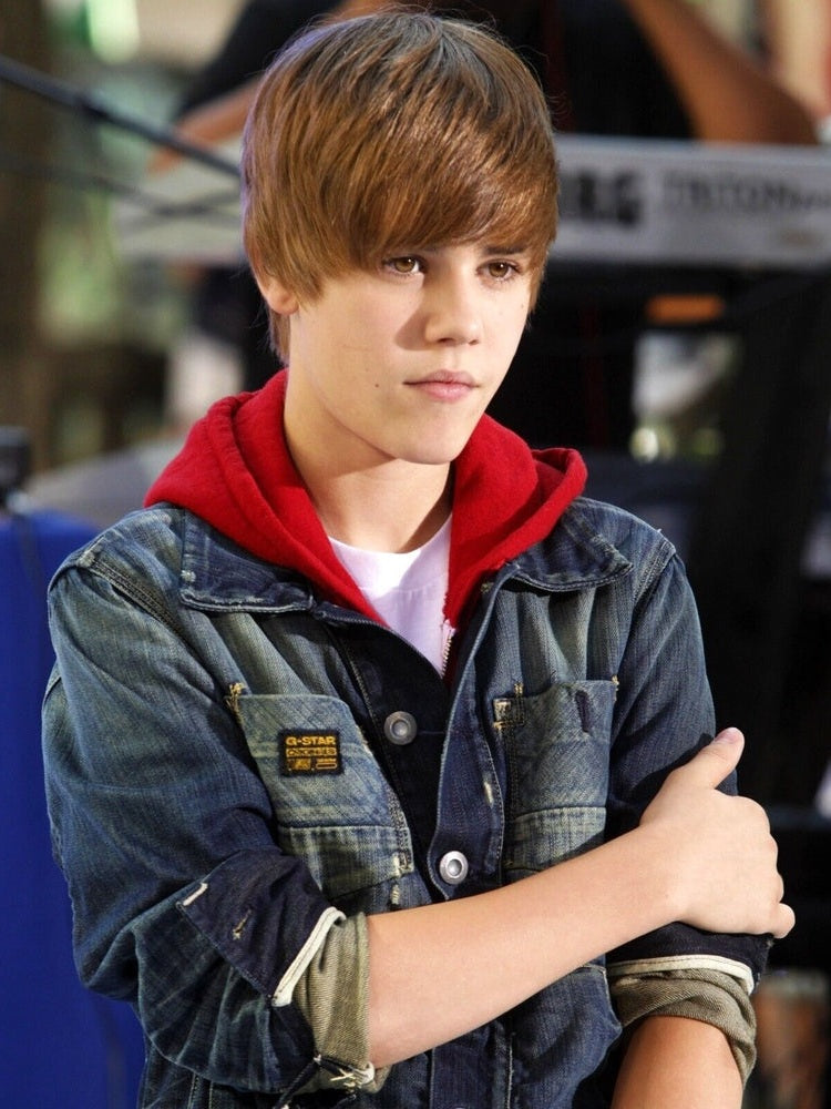 Justin Bieber Early Career 8.5 x 11 Candid Color Photograph Art Print Photo Collectibles:Photographic Images:Photographs Style Your Walls